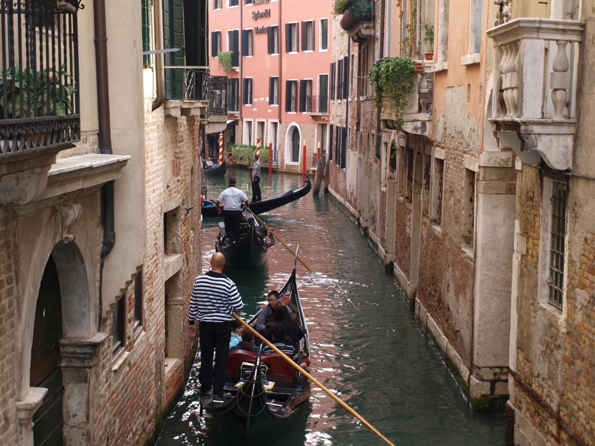 Al Pozzo Dei Scoacamini, 100 M From San Marco, Ground Floor Veneza Exterior foto